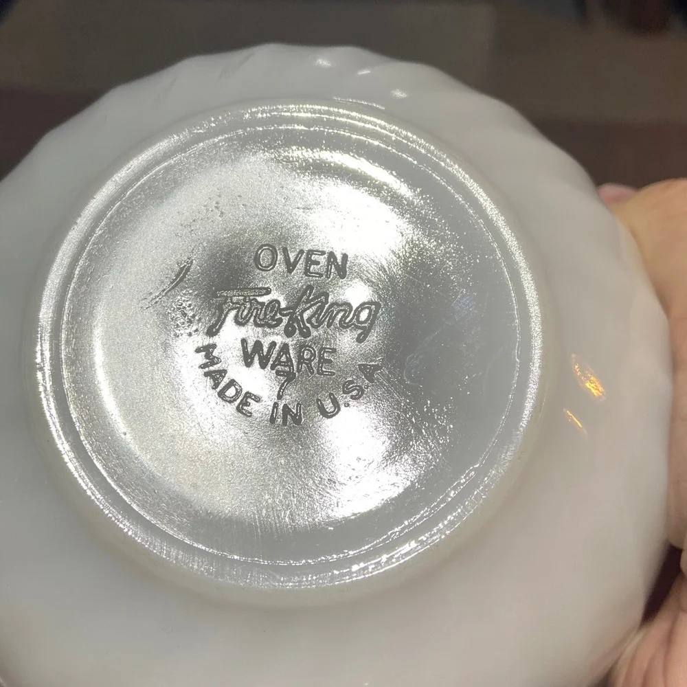 Anchor Hocking Fire-King Vintage Milk Glass Swirl‎ Nesting Mixing Bowls Set of 4